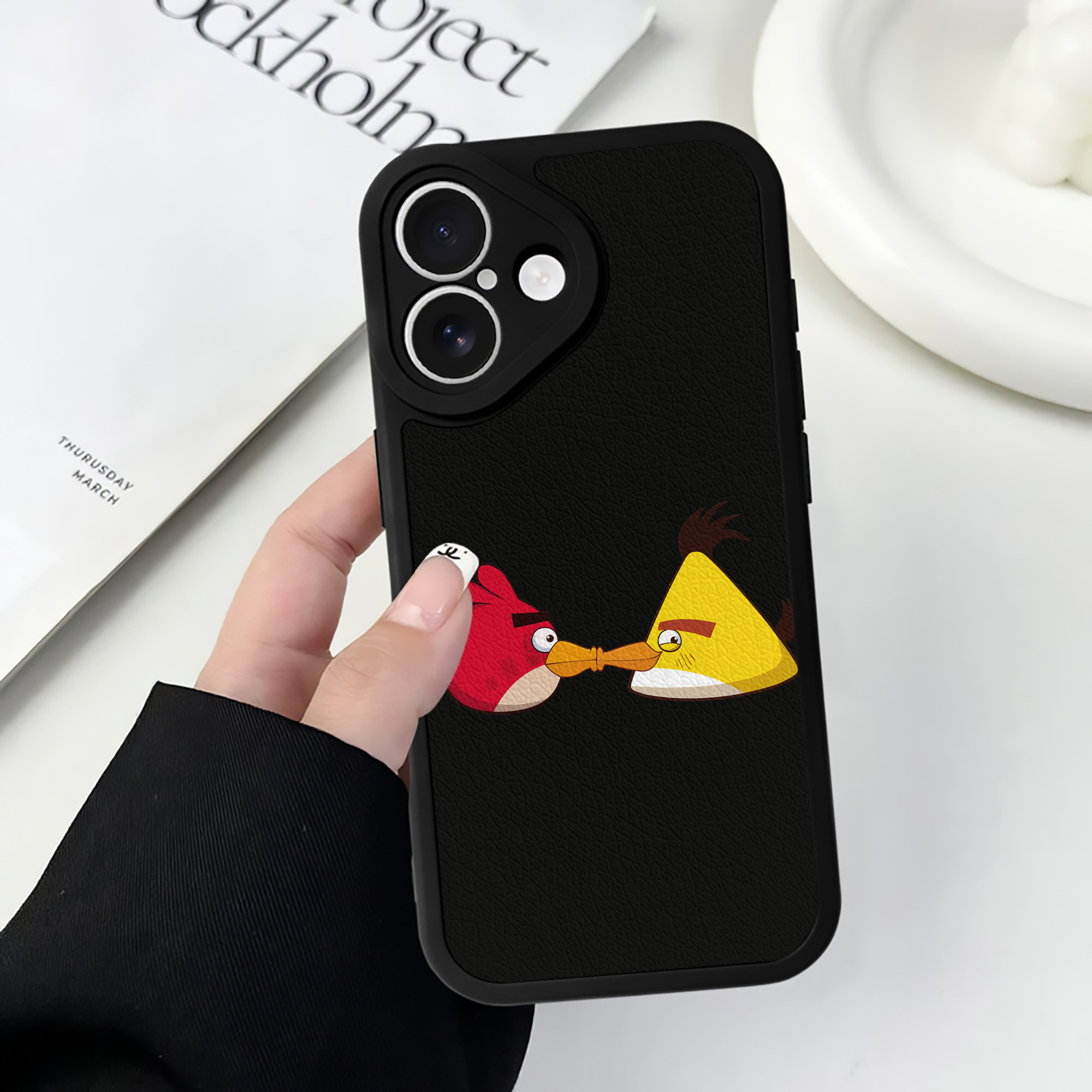 （画像用） Angry Birds アングリーバード 【iPhone 16シリーズ対応】シリコンスマホケース（レザー調） 材質：シリコン